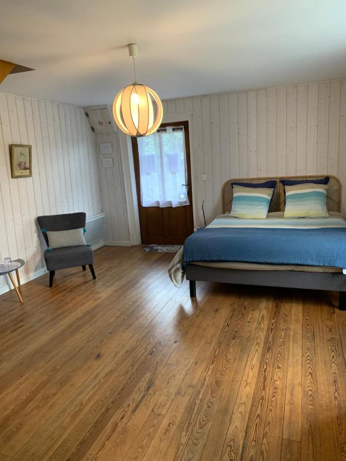 Bed and Breakfast La Ferme D'Aristide Saillenard Exterior foto